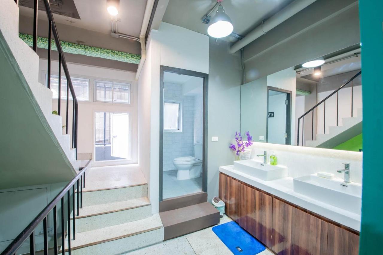 Elixir Hostel Bangkok Exterior photo